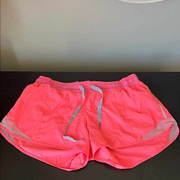 Lululemon hotty hot Shorts - Picture 1 of 5